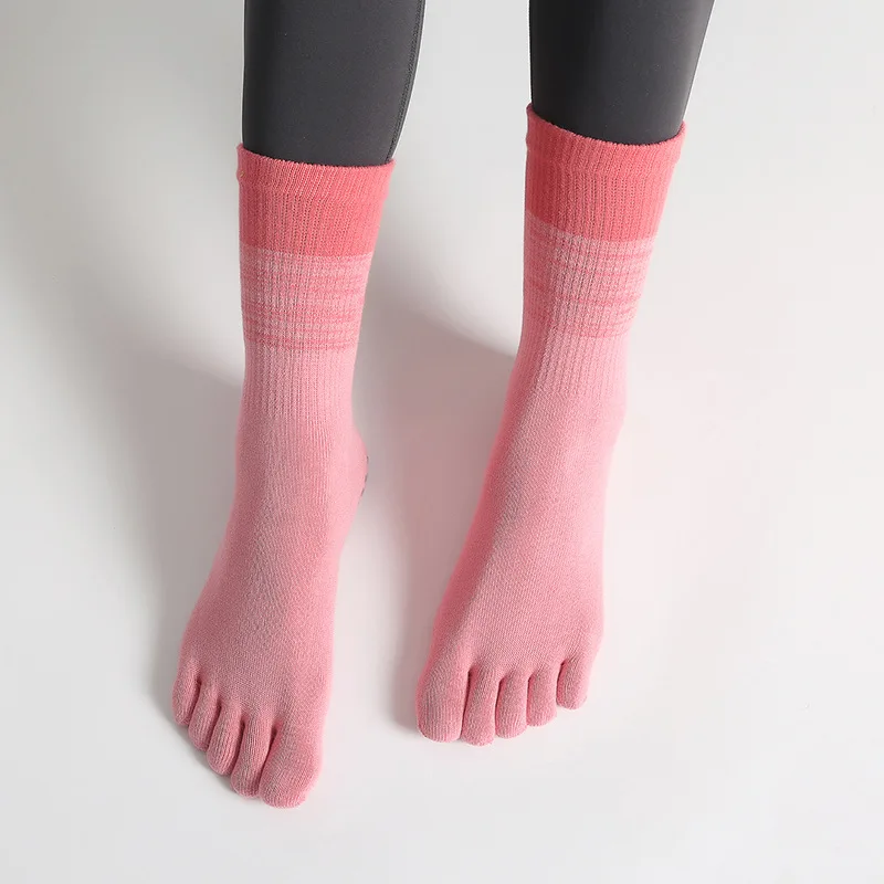 Gradient Colored Five Toe Mid-tube Yoga Socks Women Silicone Non-Slip Pilates Socks Ballet Dance Fitness Sports Cotton Socks
Gradient Colored Five Toe Mid-tube Yoga Socks Women Silicone Non-Slip Pilates Socks Ballet Dance Fitness Sports Cotton Socks