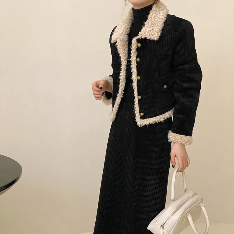 UNXX 2024 Autumn Winter Corduroy Dress Set Luxurious Feminine Two-Piece Ensemble Women Female Office Lady Set High Quality New
UNXX 2024 Autumn Winter Corduroy Dress Set Luxurious Feminine Two-Piece Ensemble Women Female Office Lady Set High Quality New