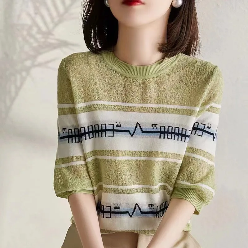 Jacquard striped hook flower hollowed out ice silk short-sleeved T-shirt women summer loose thin model half-sleeved sweater top
Jacquard striped hook flower hollowed out ice silk short-sleeved T-shirt women summer loose thin model half-sleeved sweater top