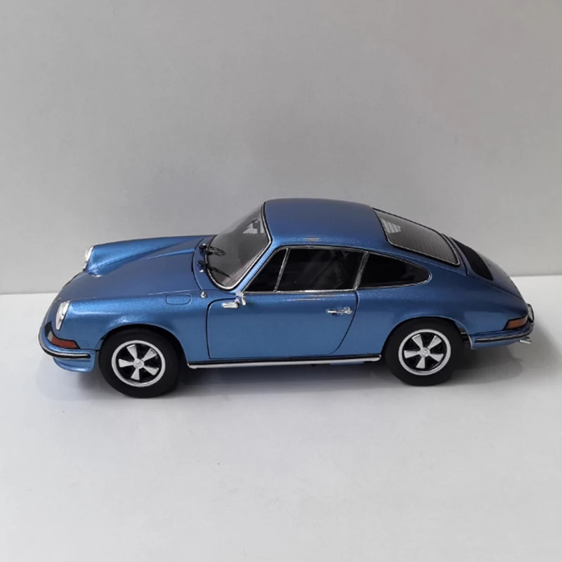 SCHUCO масштаб 1/18 911 S купе из сплава, имитация модели автомобиля, статическая коллекция, украшенные праздничные подарки, игрушки, классический сувенирный подарок
SCHUCO масштаб 1/18 911 S купе из сплава, имитация модели автомобиля, статическая коллекция, украшенные праздничные подарки, игрушки, классический сувенирный подарок