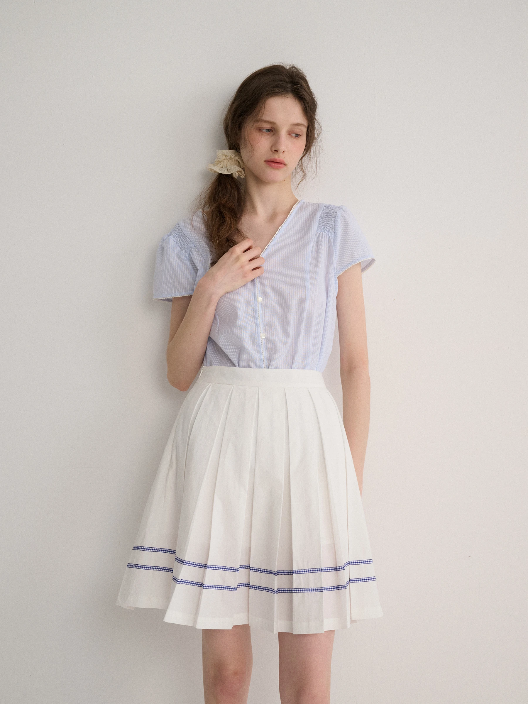 Летняя женская футболка Sullenger с V-образным вырезом, в полоску, с плиссировкой на плечах, кружевной отделкой, из хлопка, повседневная, свободного кроя, с коротким рукавом
Летняя женская футболка Sullenger с V-образным вырезом, в полоску, с плиссировкой на плечах, кружевной отделкой, из хлопка, повседневная, свободного кроя, с коротким рукавом