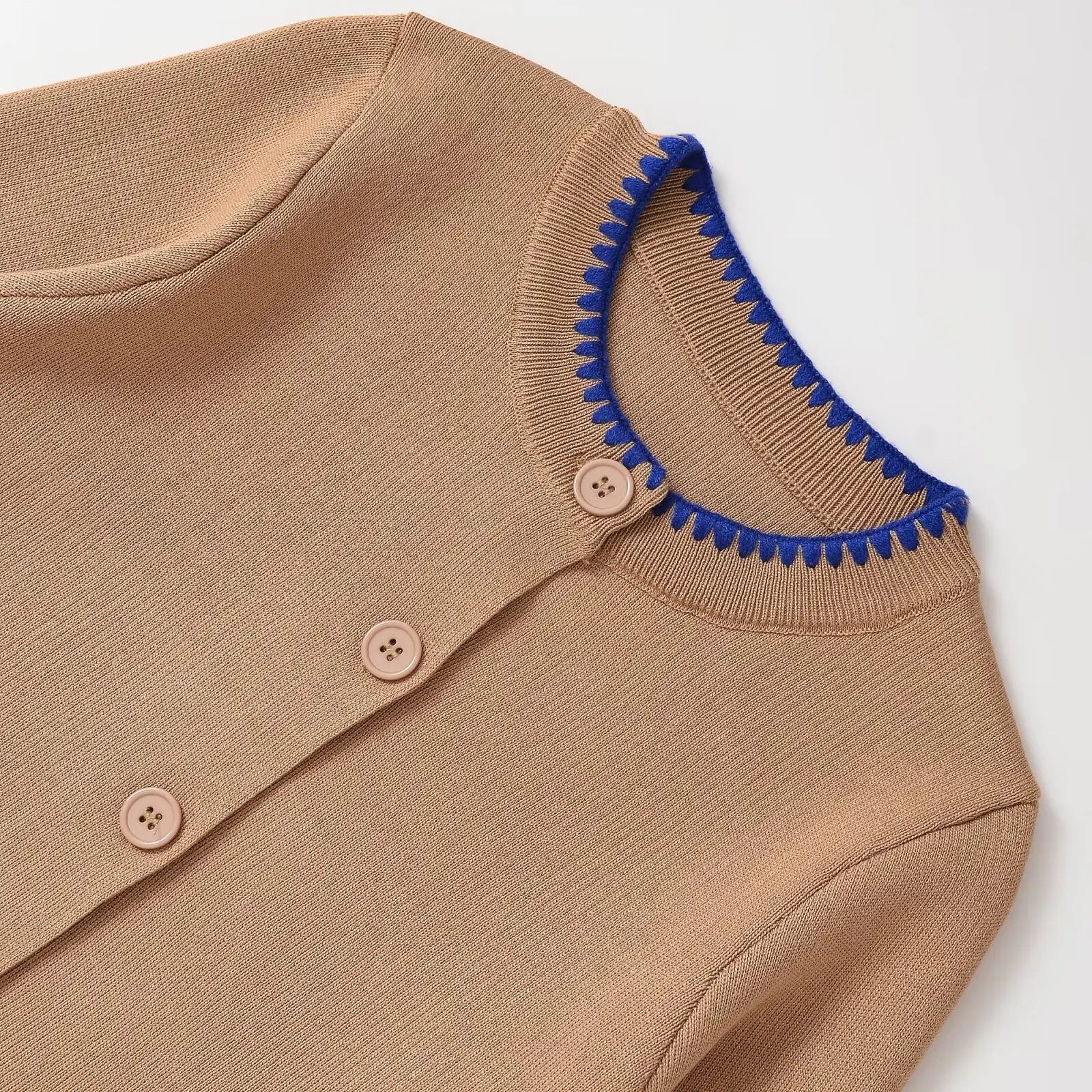 JNLEAOG, осенний новый женский вязаный тюнет с вышивкой, цветной дизайн, европейский открытый кардиган из полиэфирного волокна
JNLEAOG, осенний новый женский вязаный тюнет с вышивкой, цветной дизайн, европейский открытый кардиган из полиэфирного волокна