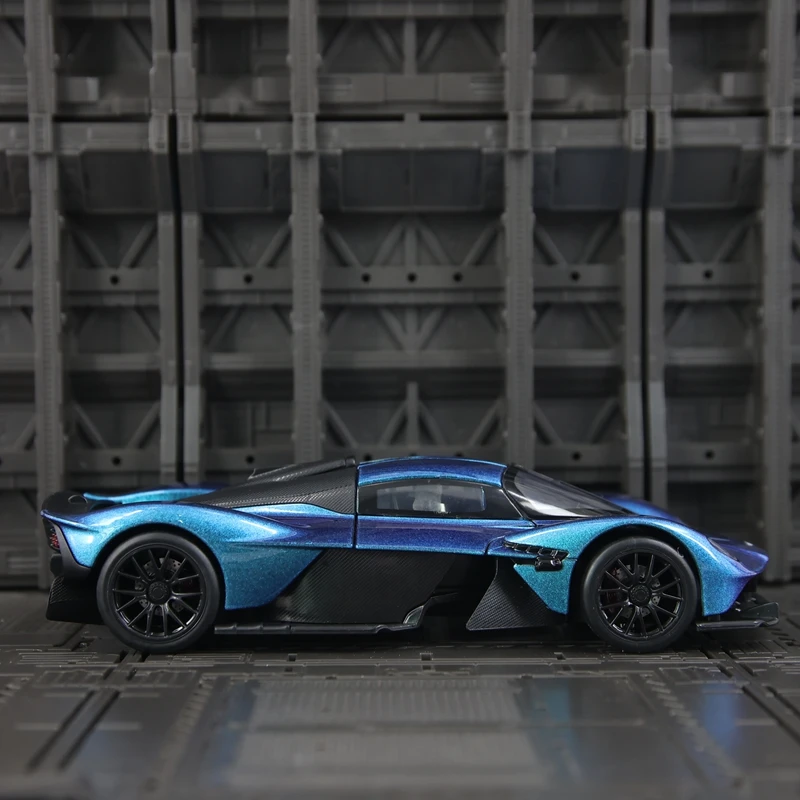CCA 1:23 simulation alloy supercar model car Aston Martin Valkyrie alloy car model doors on both sides that can be opened
CCA 1:23 simulation alloy supercar model car Aston Martin Valkyrie alloy car model doors on both sides that can be opened