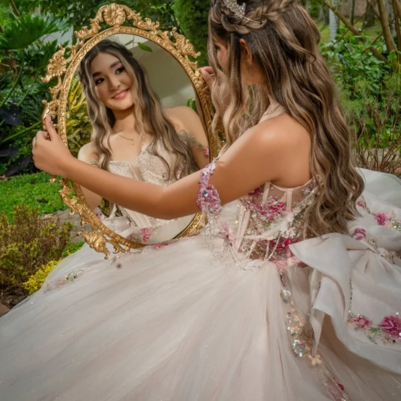 White Quinceanera Dress off-shoulder Glitter Crystal Flower Decal Long tail Big Bow vestidos de 15 Quinceanera Customize
White Quinceanera Dress off-shoulder Glitter Crystal Flower Decal Long tail Big Bow vestidos de 15 Quinceanera Customize