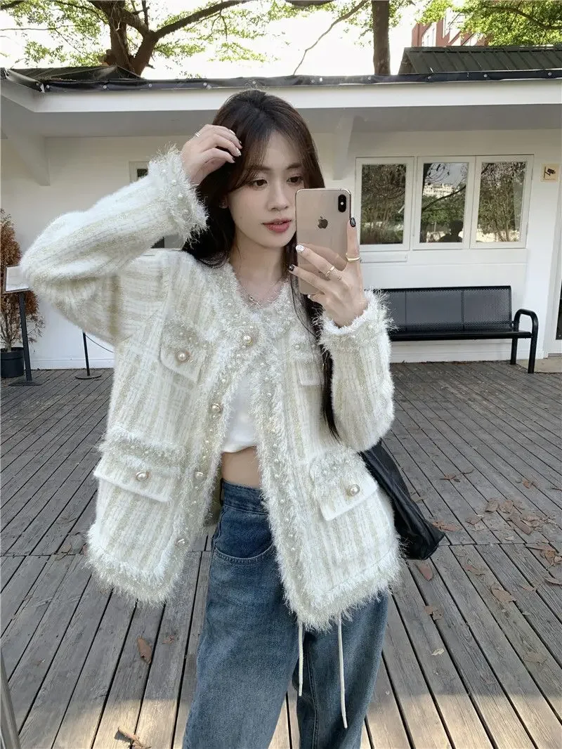 Fuzzy Women Sweet Pearl Beads Soft Knitted Sweaters Fall Winter New Fashion Beige Mink Cardigan Long Sleeve Loose Furry Tops
Fuzzy Women Sweet Pearl Beads Soft Knitted Sweaters Fall Winter New Fashion Beige Mink Cardigan Long Sleeve Loose Furry Tops