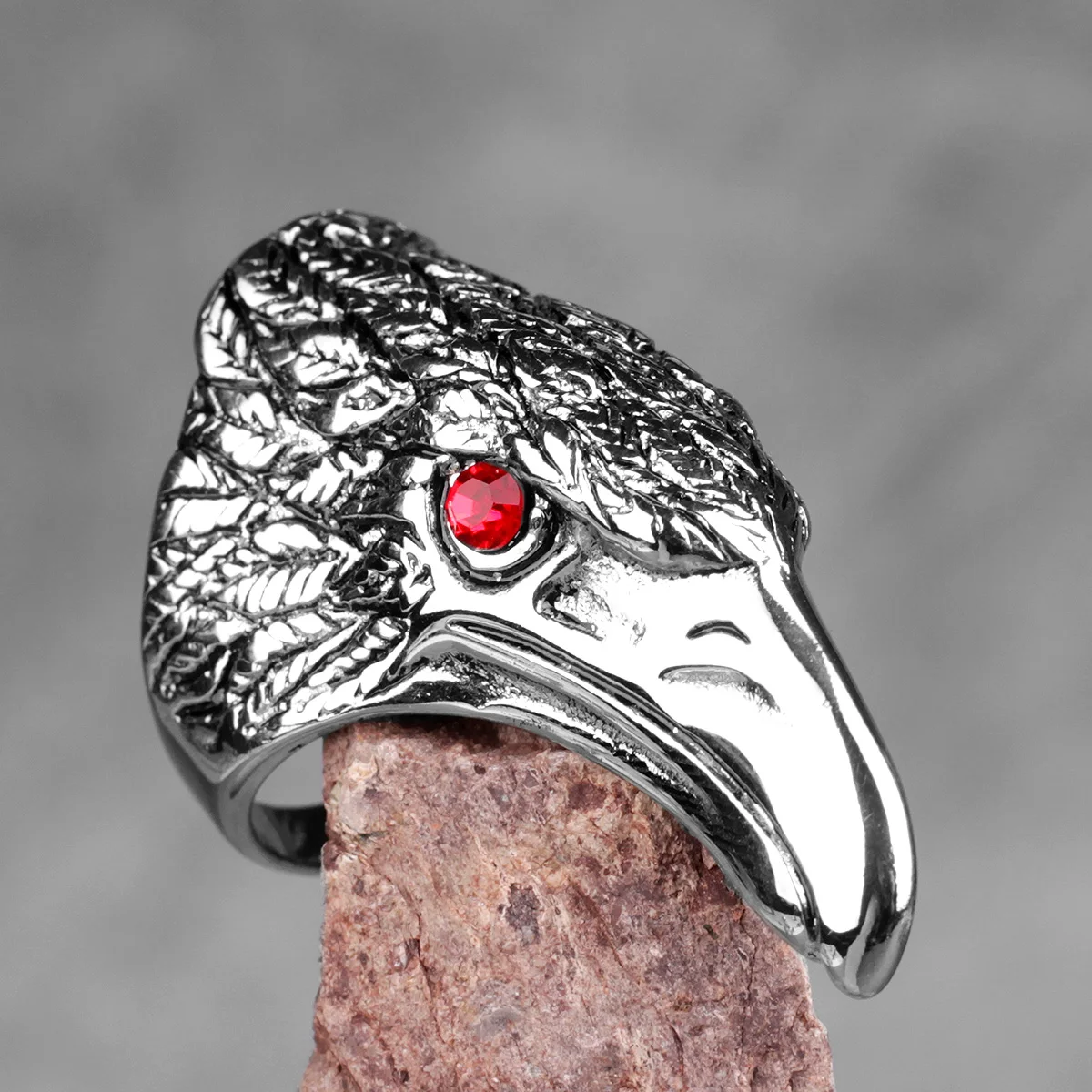 Stainless Steel Man Men Rings Rock Punk Hip Hop Crow Bird Head Red Rhinestone Personality for Male Boy Fashion Jewelry Gift
Stainless Steel Man Men Rings Rock Punk Hip Hop Crow Bird Head Red Rhinestone Personality for Male Boy Fashion Jewelry Gift