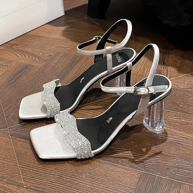 Shoes for Women 2025 New Summer Buckle Strap Heel Women's Sandals Fashion Versatile Peep Toe Rhinestone Square Toe Dress Sandals
Shoes for Women 2025 New Summer Buckle Strap Heel Women's Sandals Fashion Versatile Peep Toe Rhinestone Square Toe Dress Sandals