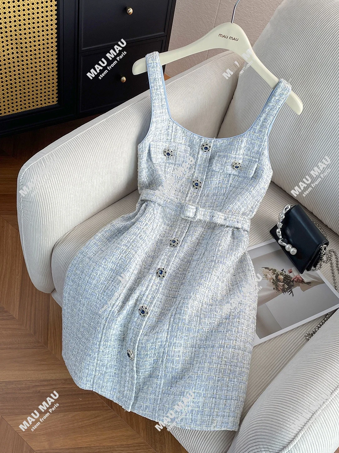 High Waist A-Line Dress with Shoulder Straps in Heavy Woolen Fabric in Small Fragrance Style for Spring Summer Autumn
High Waist A-Line Dress with Shoulder Straps in Heavy Woolen Fabric in Small Fragrance Style for Spring Summer Autumn