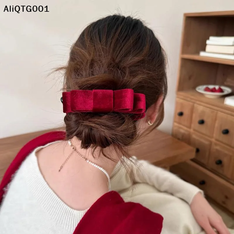 Korean Double-Sided Velvet Bow Hair Clip Elegant Vertical Banana Clip for Women Autumn Winter Temperament Ponytail Accessory
Korean Double-Sided Velvet Bow Hair Clip Elegant Vertical Banana Clip for Women Autumn Winter Temperament Ponytail Accessory