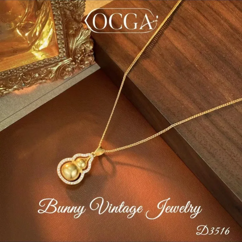 Women's Gourd Pendant Necklace - Fashionable Jewelry Accessory
Women's Gourd Pendant Necklace - Fashionable Jewelry Accessory