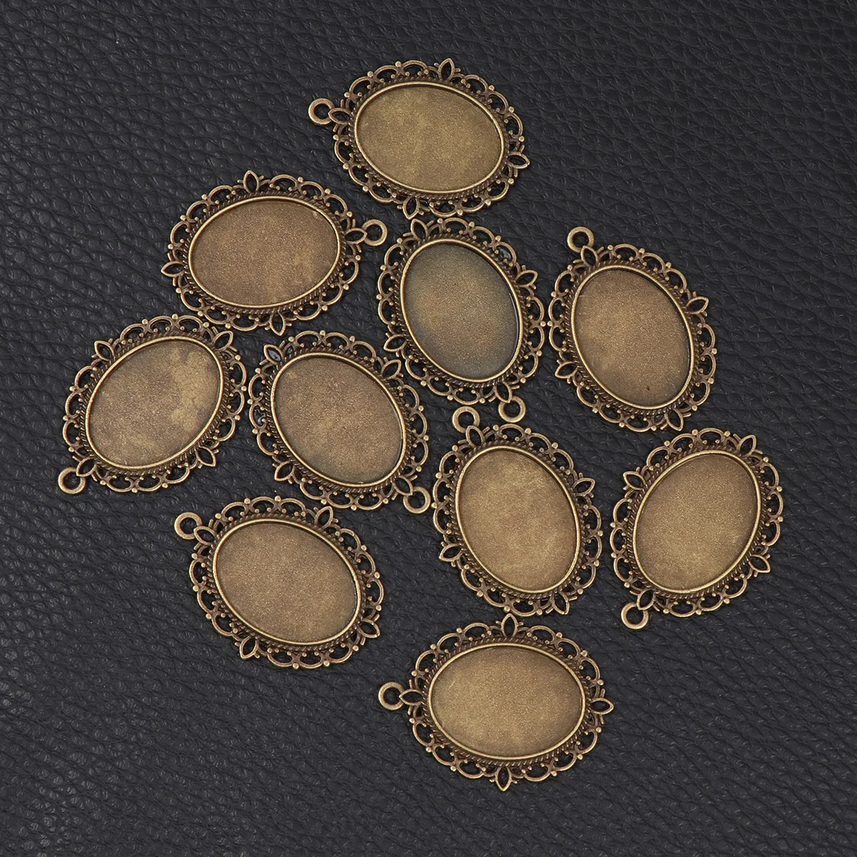 10pcs Alloy Jewelry Findings Bronze Oval Pendant Blanks Diy Cabochon Base For Custom Necklace Making Craft Accessories
10pcs Alloy Jewelry Findings Bronze Oval Pendant Blanks Diy Cabochon Base For Custom Necklace Making Craft Accessories