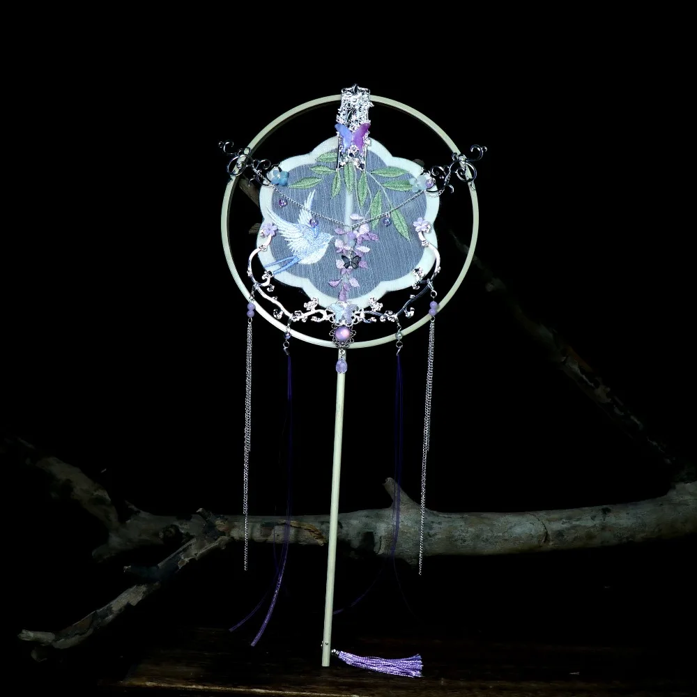 Exquisite Dunhuang Chinese Style Chinese Embroidery Fan Tassels Handheld Bridal Group Fan Ancient Vintage Silk Fan Wedding
Exquisite Dunhuang Chinese Style Chinese Embroidery Fan Tassels Handheld Bridal Group Fan Ancient Vintage Silk Fan Wedding