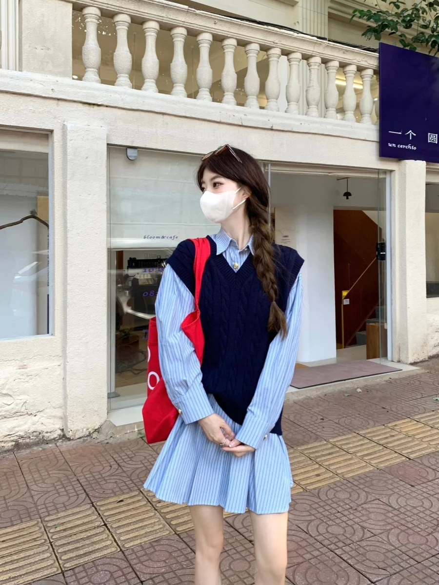 Korean Fashion New Women Two Piece Dress Sets Preppy Style Striped Long Sleeve Pleated Shirt Dress + Knitted V-neck Vest Tops
Korean Fashion New Women Two Piece Dress Sets Preppy Style Striped Long Sleeve Pleated Shirt Dress + Knitted V-neck Vest Tops