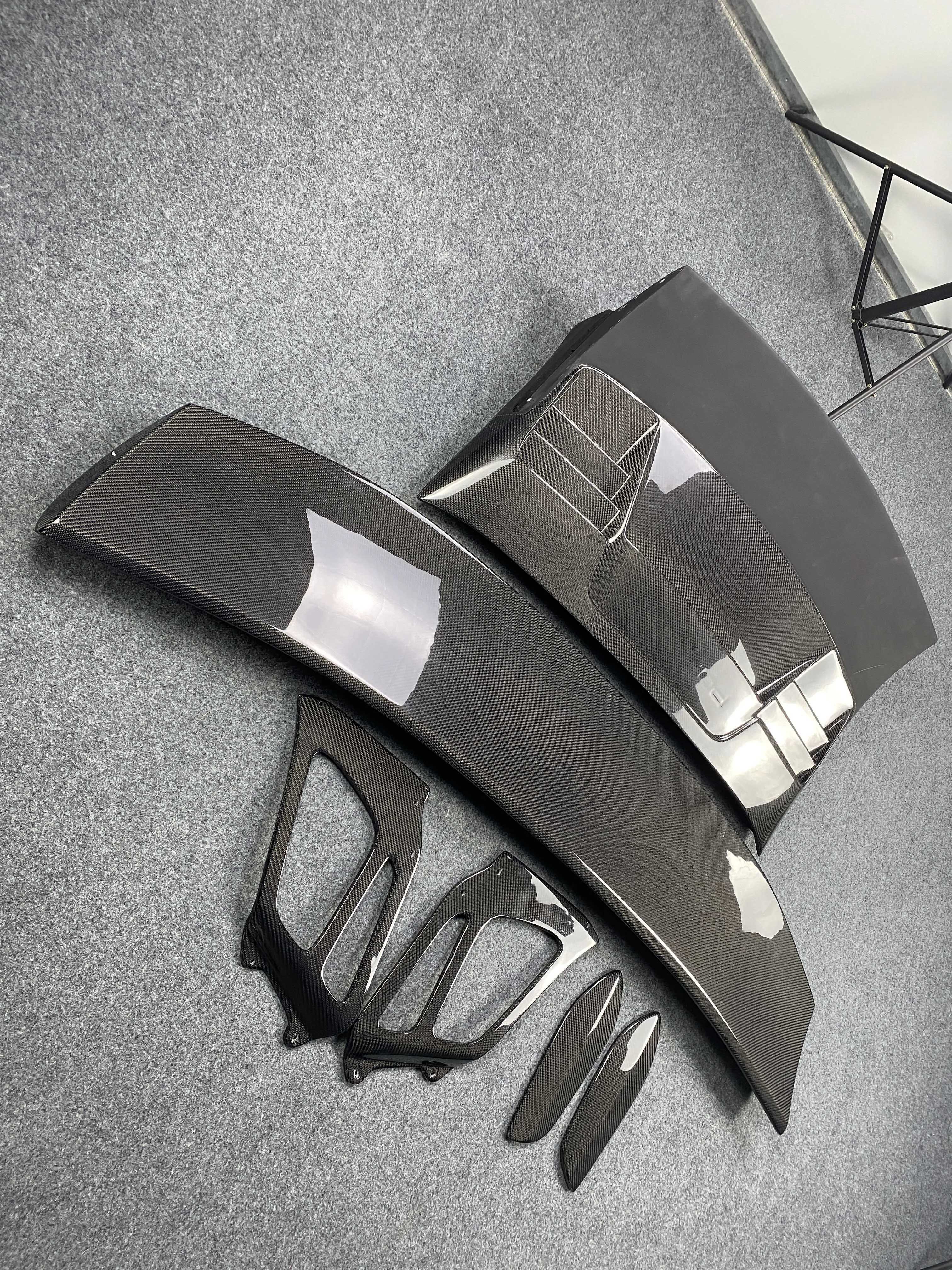 Real Carbon Fiber Wing of Rear Trunk Lid of Car Spoiler Is Suitable for Carrera 911 991 997 GT2RS GT3RS
Real Carbon Fiber Wing of Rear Trunk Lid of Car Spoiler Is Suitable for Carrera 911 991 997 GT2RS GT3RS
