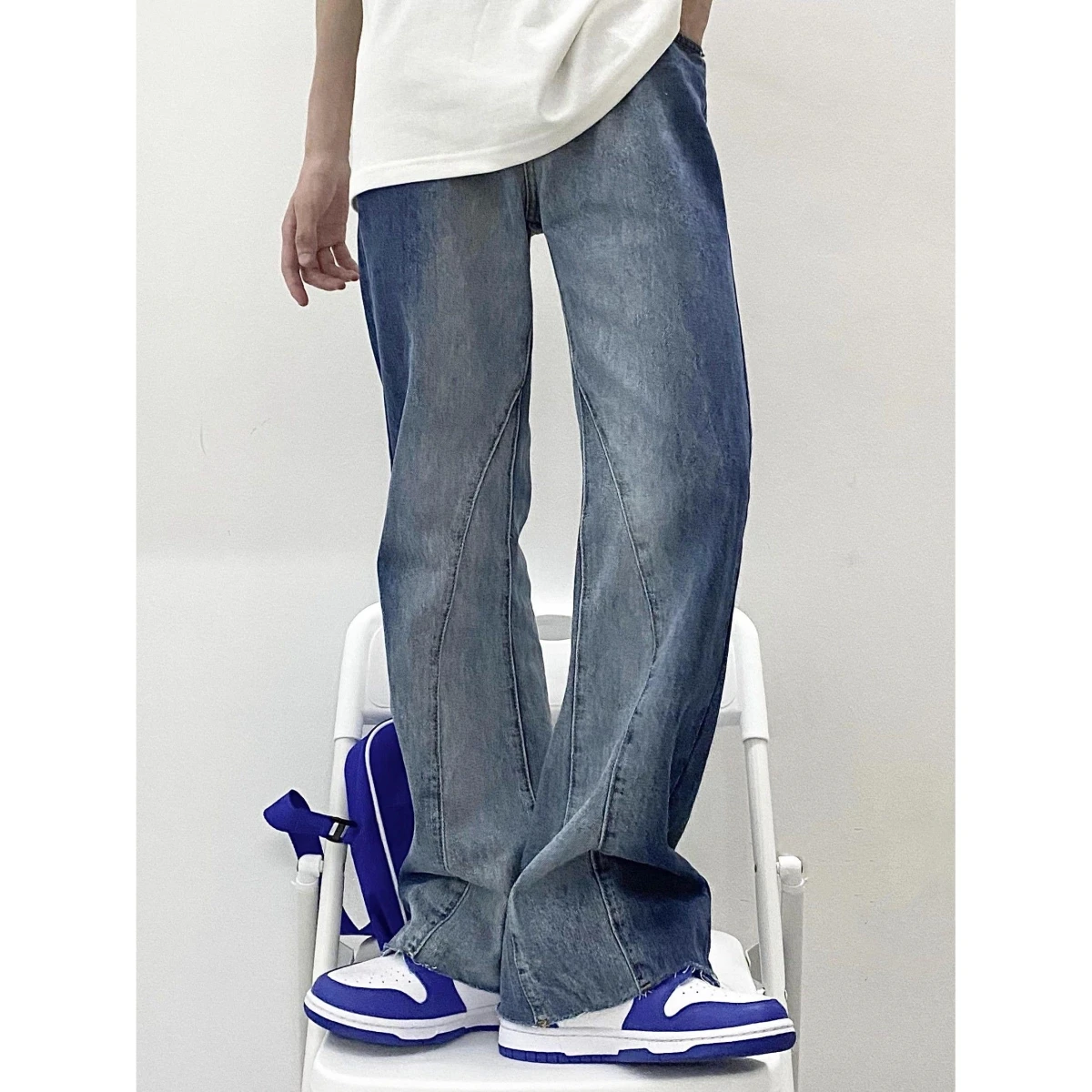 Мужские джинсы в стиле ретро, обычные красивочные расклешенные прямые брюки, облегающие длинные брюки, весна-осень, новый дизайн Sle Design Sense
Мужские джинсы в стиле ретро, обычные красивочные расклешенные прямые брюки, облегающие длинные брюки, весна-осень, новый дизайн Sle Design Sense