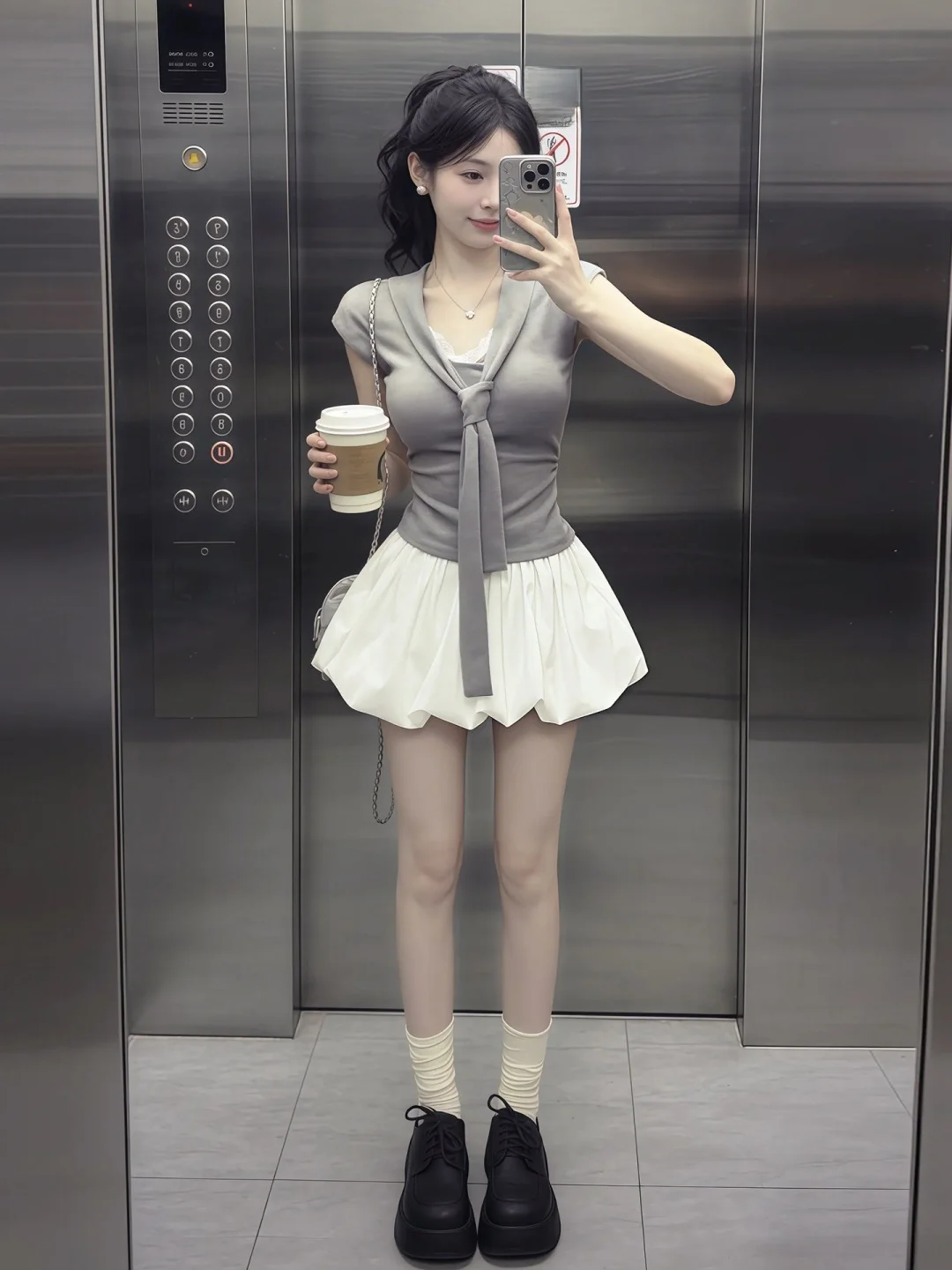 White Puff Short Skirt Set Women's Summer 2026 Miu Style Casual Breathable High Waist Two-Piece Suit V-Neck Short Sleeve
White Puff Short Skirt Set Women's Summer 2026 Miu Style Casual Breathable High Waist Two-Piece Suit V-Neck Short Sleeve