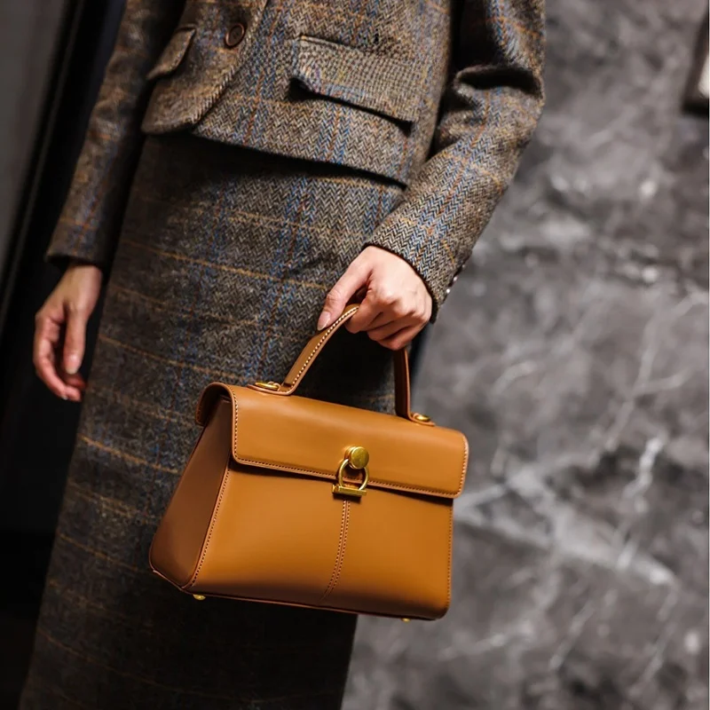 Роскошная сумка Manykost в стиле ретро, городской коврик, маленькая квадратная сумка через плечо на одно плечо для поездок на работу и ежедневного использования
Роскошная сумка Manykost в стиле ретро, городской коврик, маленькая квадратная сумка через плечо на одно плечо для поездок на работу и ежедневного использования