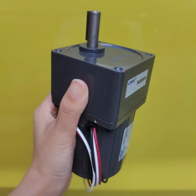 Редукторный двигатель YN70-15/70JB30G10, однофазный двигатель 220В, электродвигатель с опциональным многоступенчатым редуктором 30K
Редукторный двигатель YN70-15/70JB30G10, однофазный двигатель 220В, электродвигатель с опциональным многоступенчатым редуктором 30K