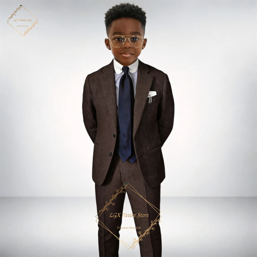 Boys' 2-Piece Suit Set - Classic herringbone fabric, notch lapel, vintage British style suitable for boys aged 3-16.
Boys' 2-Piece Suit Set - Classic herringbone fabric, notch lapel, vintage British style suitable for boys aged 3-16.