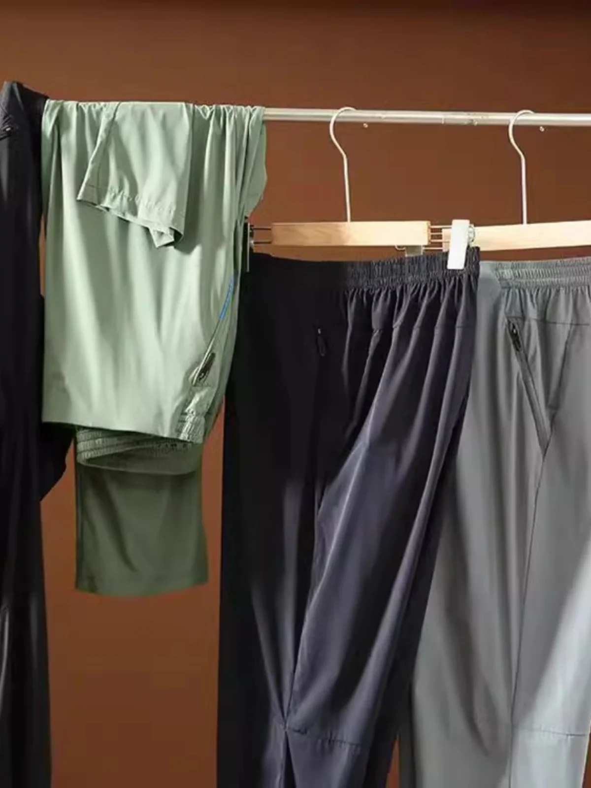 Мужские легкие водонепроницаемые дышащие брюки прямого кроя для активного отдыха, повседневные, модные, городские, стильные
Мужские легкие водонепроницаемые дышащие брюки прямого кроя для активного отдыха, повседневные, модные, городские, стильные