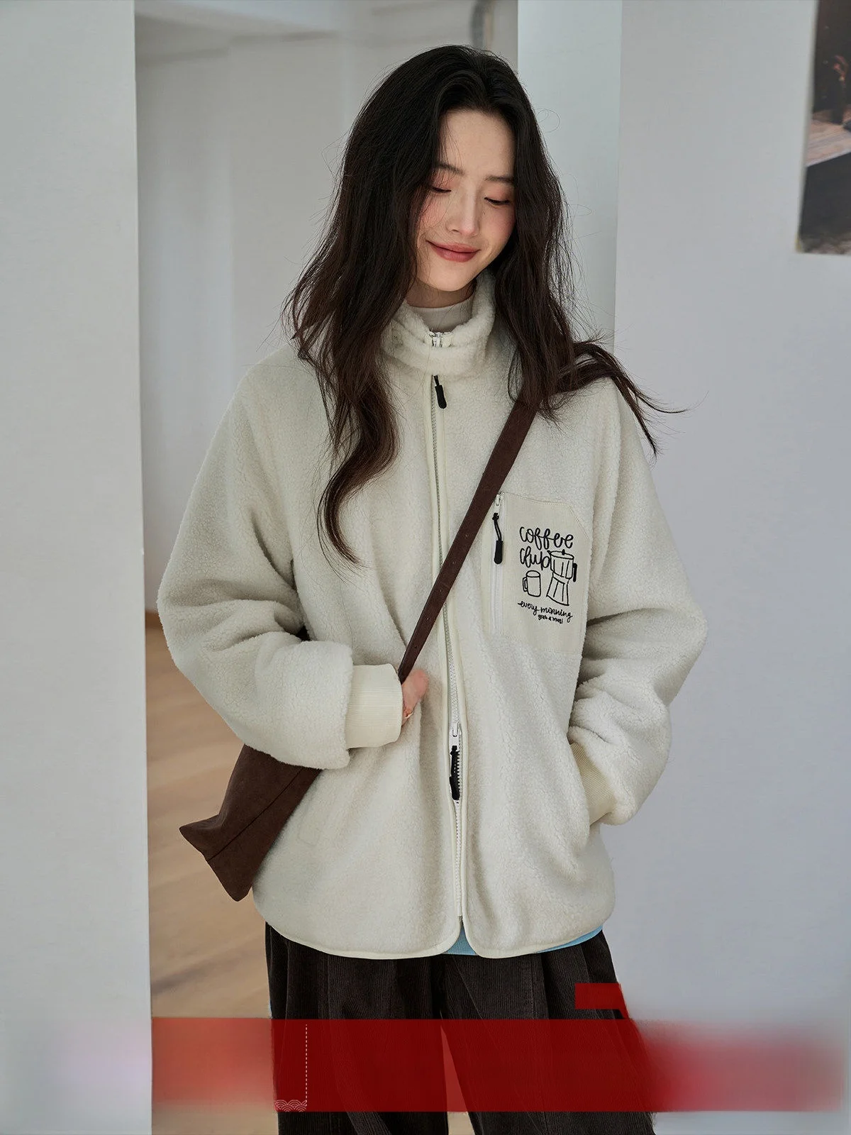 Утепленное зимнее пальто MoZao Fce с двойной молнией и воротником-стойкой для женщин, свободный крой, стройнящее, для повседневной носки
Утепленное зимнее пальто MoZao Fce с двойной молнией и воротником-стойкой для женщин, свободный крой, стройнящее, для повседневной носки