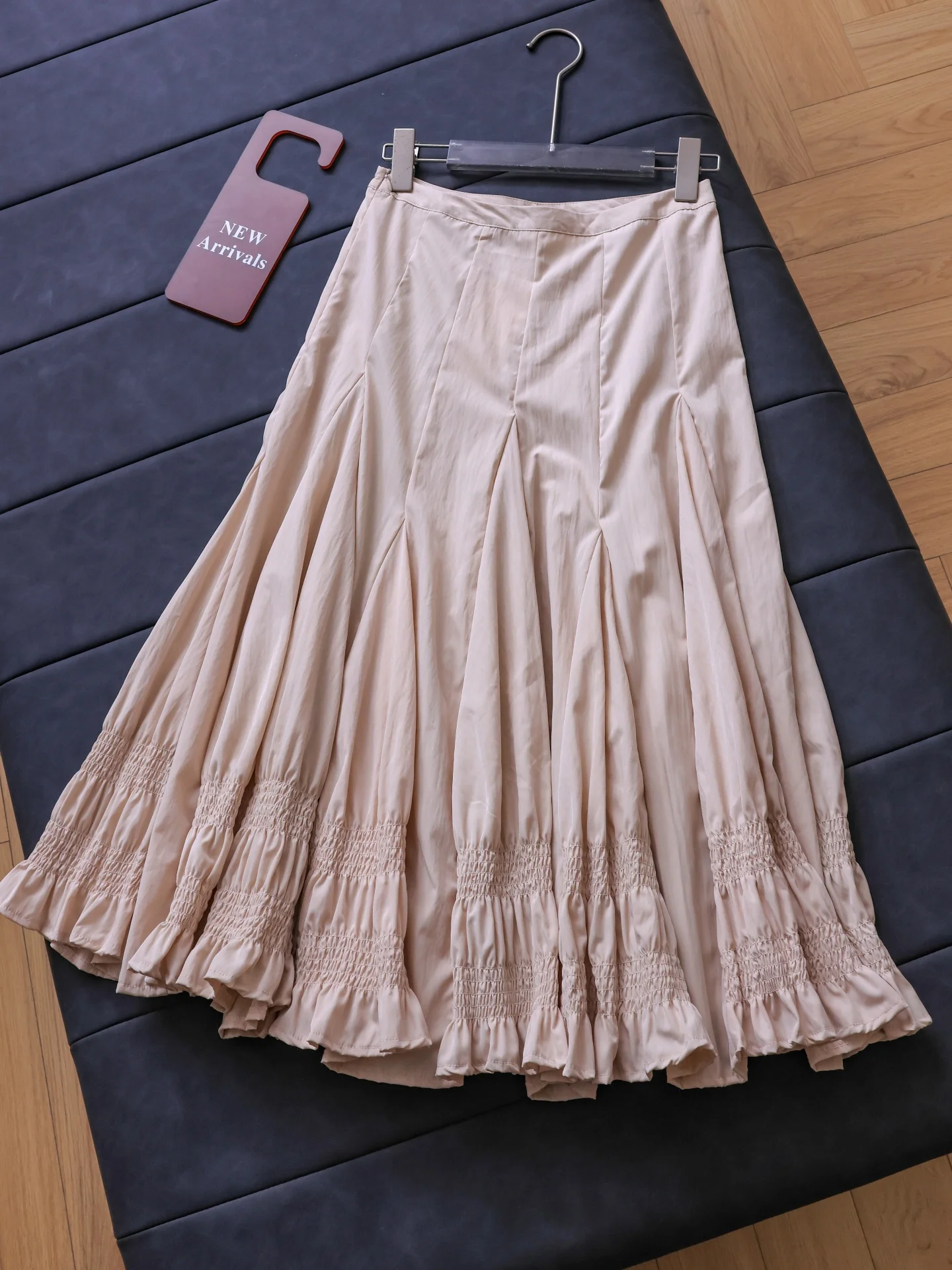 Pure Color Wave Wide Midi Skirt A-Line Women's Skirt with Lace Hem mid Waist Polyester Fiber No Stretch Spring Season
Pure Color Wave Wide Midi Skirt A-Line Women's Skirt with Lace Hem mid Waist Polyester Fiber No Stretch Spring Season