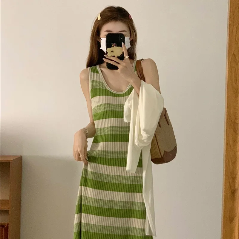 2024 New Women's Stripe Print Color Block Casual Dress Beach Vacation Loose Long Sleeveless Round Neck Dress Fashion L285
2024 New Women's Stripe Print Color Block Casual Dress Beach Vacation Loose Long Sleeveless Round Neck Dress Fashion L285