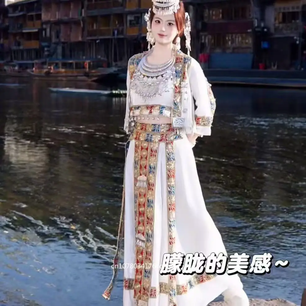 2026 Spring Women's Hmong Costume Traditional Chinese Ethnic Minority Clothing Miaojiang Girls Stage Performance Outfits Female
2026 Spring Women's Hmong Costume Traditional Chinese Ethnic Minority Clothing Miaojiang Girls Stage Performance Outfits Female