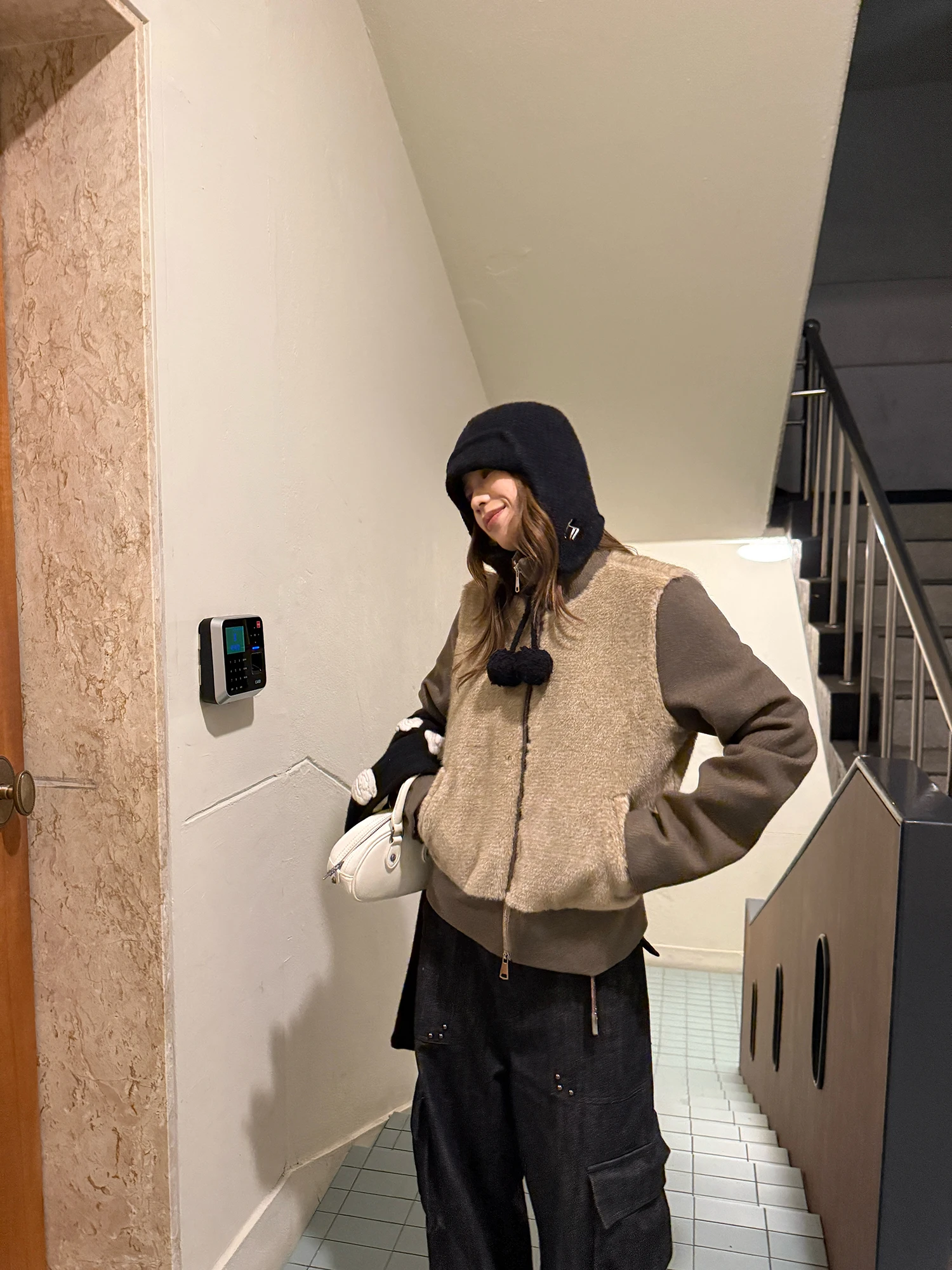 LelyMooch Vintage Designed Warm Coat arp Tail Small Tweed Patchwork Sve Stand Collar Outerwear for Ladies
LelyMooch Vintage Designed Warm Coat arp Tail Small Tweed Patchwork Sve Stand Collar Outerwear for Ladies