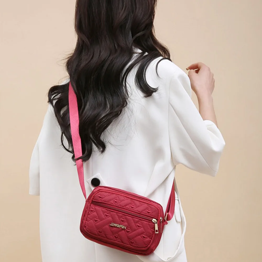 Large Capacity Embroidered Crossbody Bag Elegant Love Heart Pattern Middle Aged Shoulder Bag Casual Lattice Woman Messenger Bag
Large Capacity Embroidered Crossbody Bag Elegant Love Heart Pattern Middle Aged Shoulder Bag Casual Lattice Woman Messenger Bag