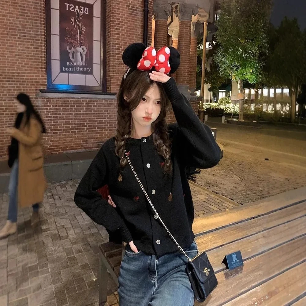 Neck Open Cardigan Top Korean StyleSweet Embroidered Butterfly Knot Sweater Women's Autumn Winter Slim Fit Shoulder round
Neck Open Cardigan Top Korean StyleSweet Embroidered Butterfly Knot Sweater Women's Autumn Winter Slim Fit Shoulder round