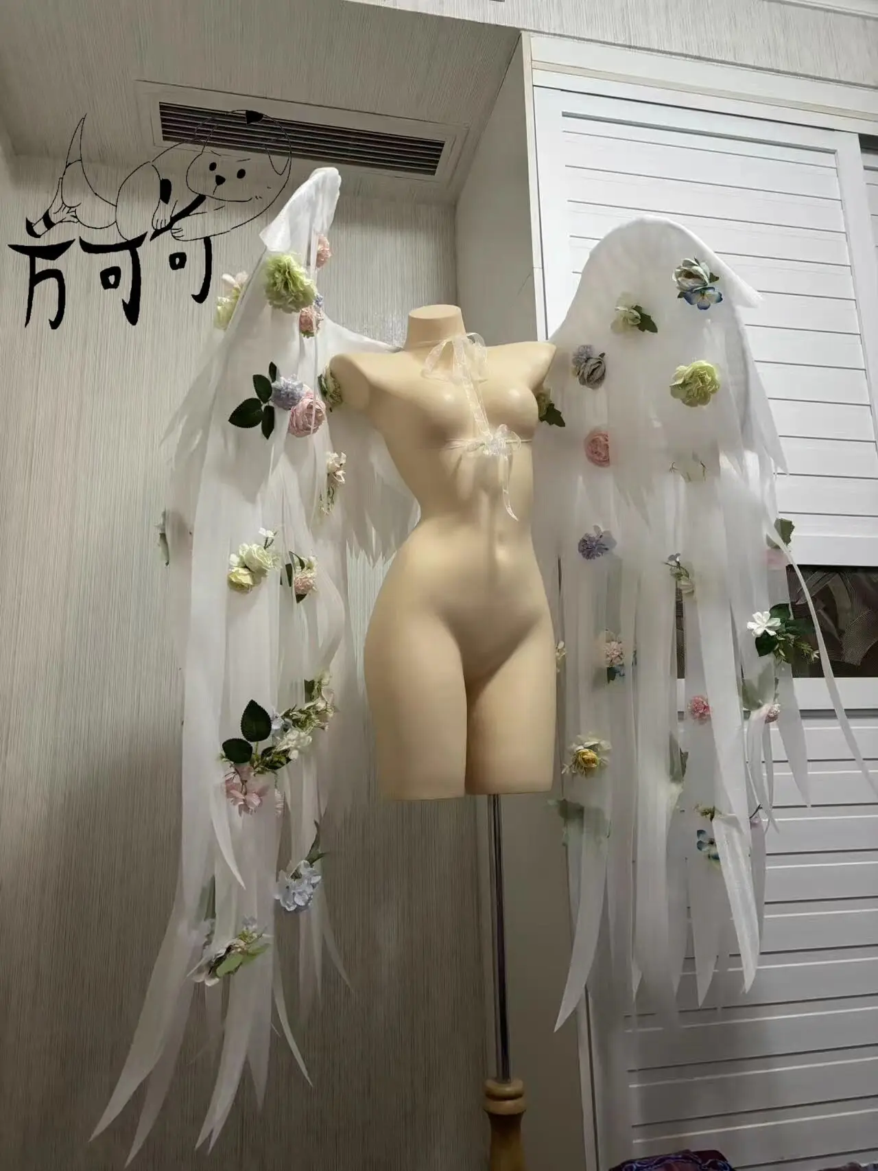 Pearl Cotton Versatile Flower White Wing Prop Cosplay for Halloween Carnival Fancy Party Events Performance Show
Pearl Cotton Versatile Flower White Wing Prop Cosplay for Halloween Carnival Fancy Party Events Performance Show