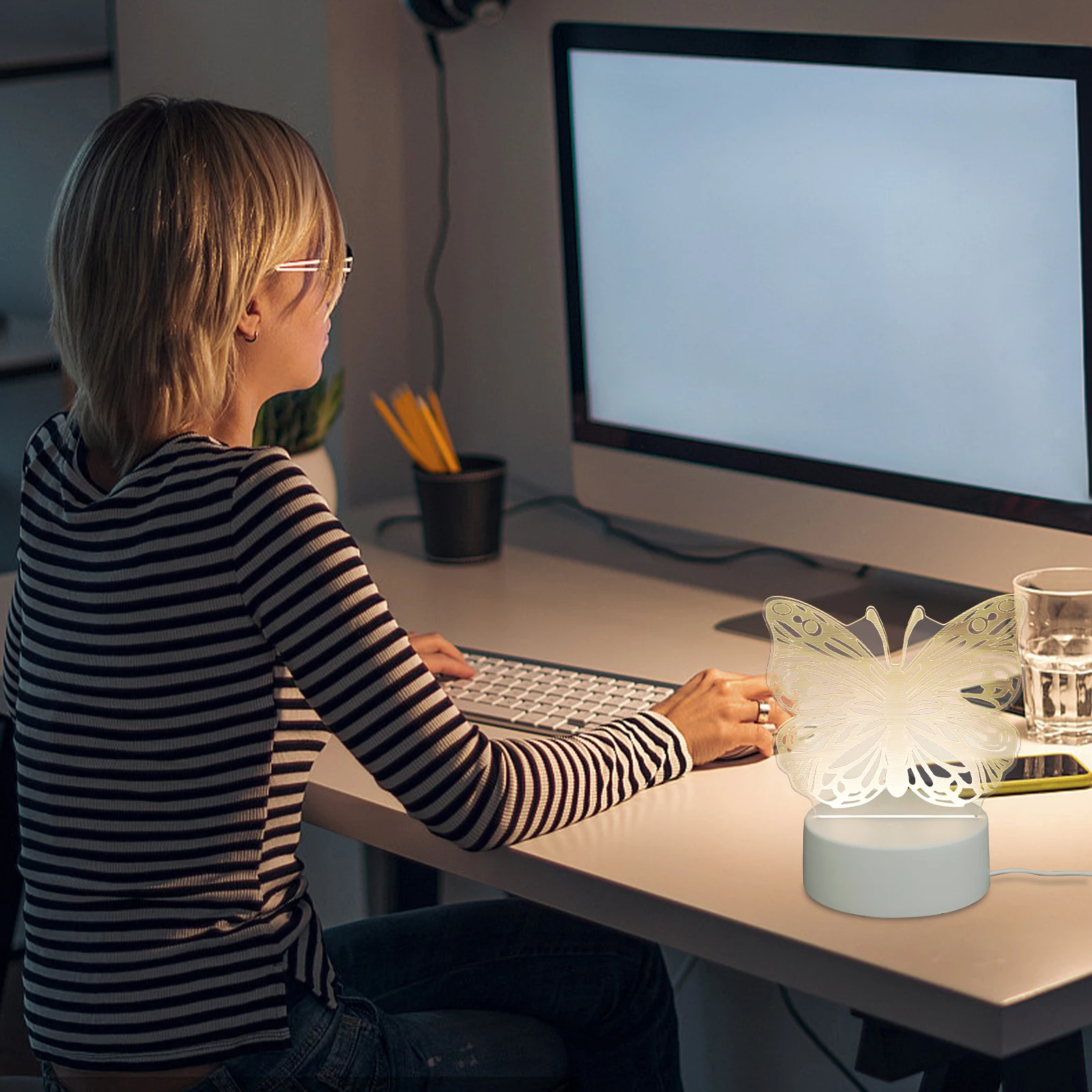 Butterfly Night Lamp Acrylic Small Desk Lamp Exquisite Visualization Light Romantic Bedroom Child Room Living Bar Cafe
Butterfly Night Lamp Acrylic Small Desk Lamp Exquisite Visualization Light Romantic Bedroom Child Room Living Bar Cafe