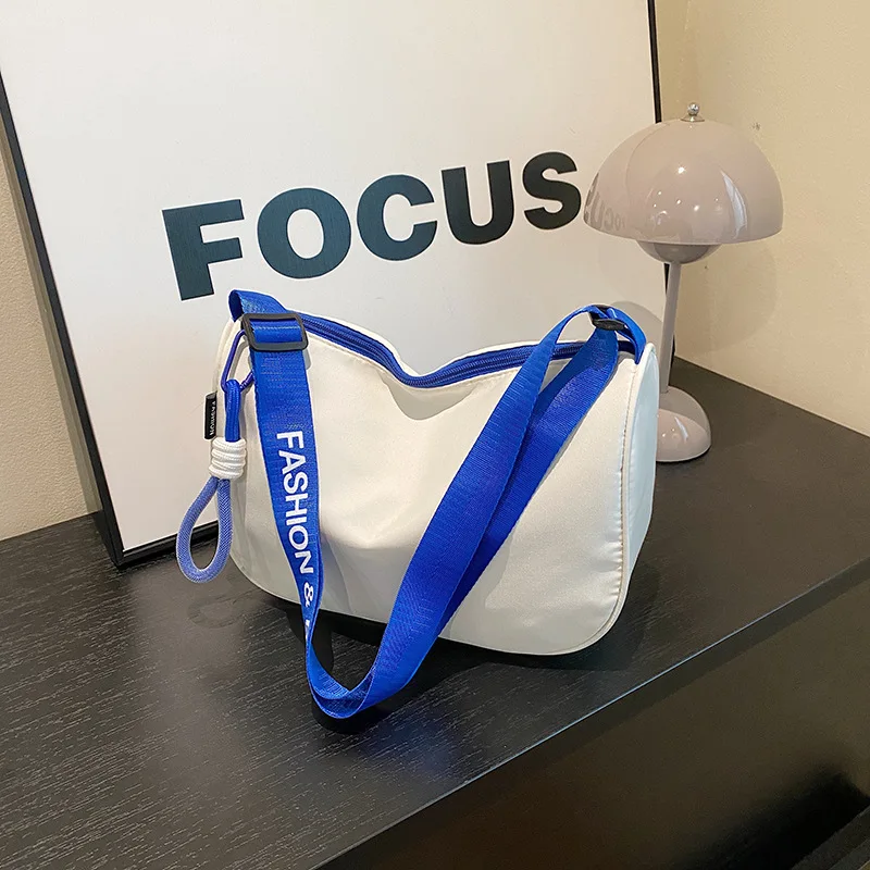 New Ins Fashion Crossbody Bag Simple Wide Shoulder Strap Design Single Shoulder Bag Original Style Commuting Dumpling Women Bags
New Ins Fashion Crossbody Bag Simple Wide Shoulder Strap Design Single Shoulder Bag Original Style Commuting Dumpling Women Bags