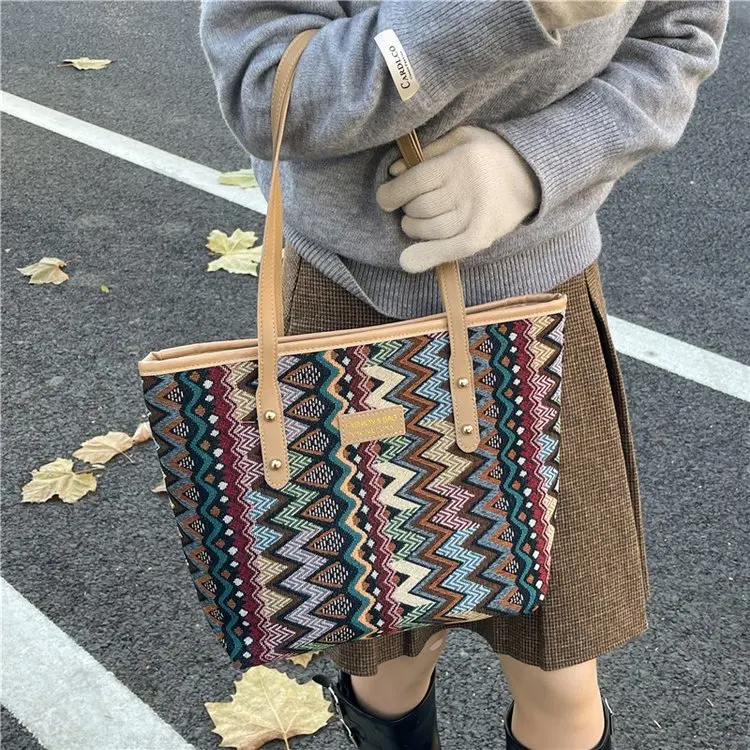 Trendy Patterned Tote Bag for Women - Spacious Versatile Work Casual Shoulder Handbag
Trendy Patterned Tote Bag for Women - Spacious Versatile Work Casual Shoulder Handbag