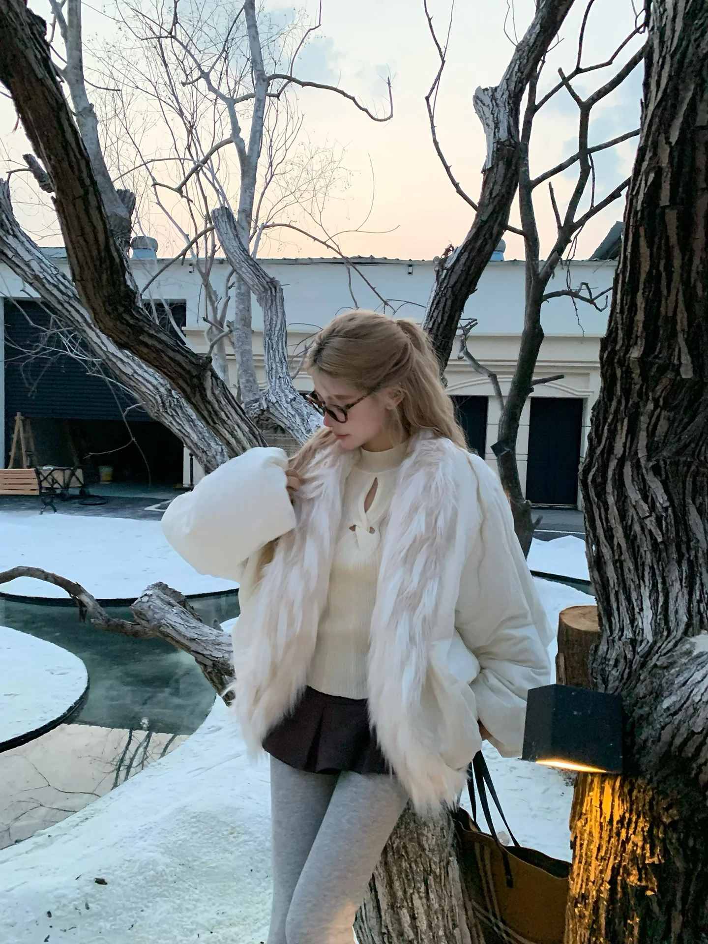 Женская хлопковая куртка Thiened Fce, теплая зимняя легкая шуба с мехом, новая модель 2025 года, стильный дизайн.
Женская хлопковая куртка Thiened Fce, теплая зимняя легкая шуба с мехом, новая модель 2025 года, стильный дизайн.