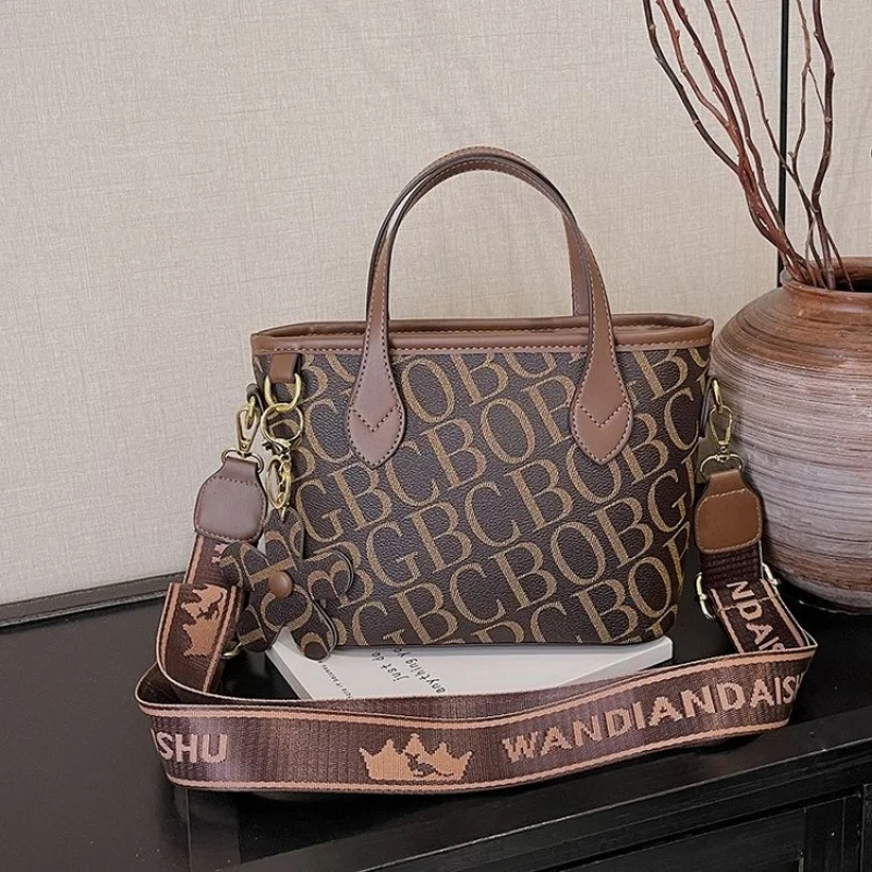 High-End Ladies Hand Bags Crafted From Chevron Leather Boasting Trendy Commuter Design And Famous Lasting Style
High-End Ladies Hand Bags Crafted From Chevron Leather Boasting Trendy Commuter Design And Famous Lasting Style