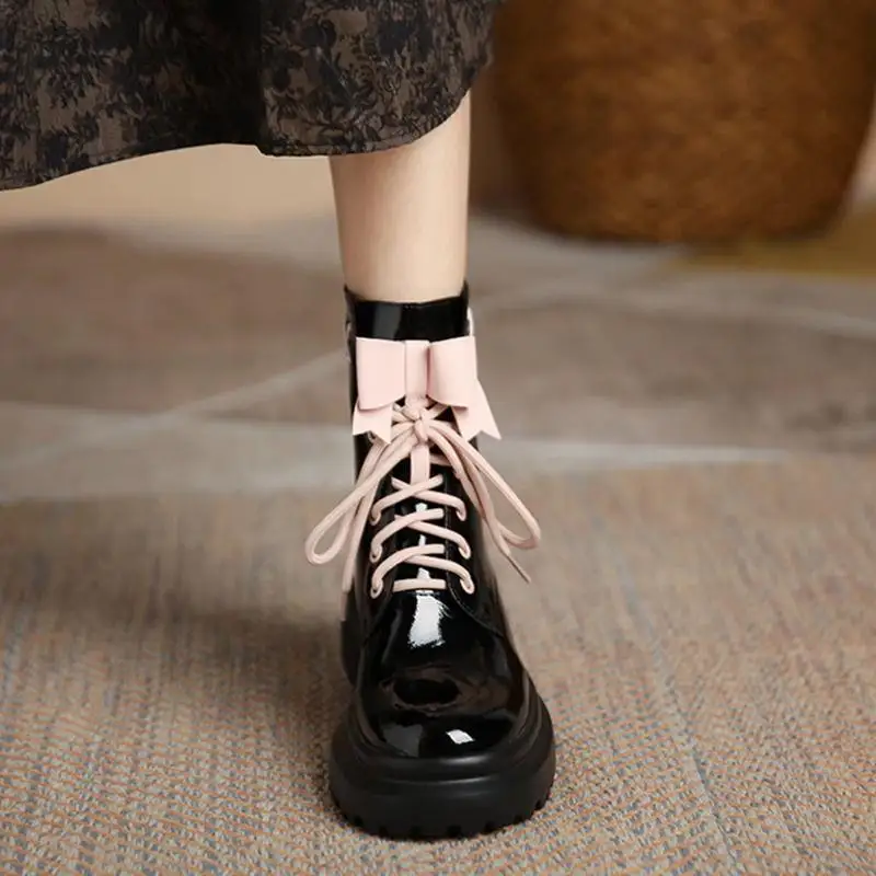 Suburban Chic Women's Boots in 2026 Spring/Summer British Style with Bow Ties and Short Heightening Platform Boots for Women
Suburban Chic Women's Boots in 2026 Spring/Summer British Style with Bow Ties and Short Heightening Platform Boots for Women