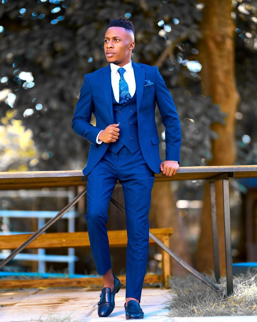 Royal Blue Slim Men Suit Tailor-Made Three Pieces Single Breasted Blazer Vest Pants Wedding Formal Causal Prom Tailored Set
Royal Blue Slim Men Suit Tailor-Made Three Pieces Single Breasted Blazer Vest Pants Wedding Formal Causal Prom Tailored Set