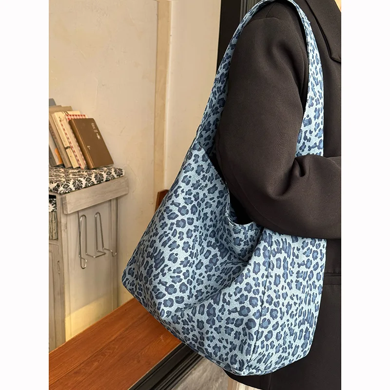 Korean Leopard Canvas Shoulder Shopper Bags for Women 2025 Student Tote Book Bag Woman Fashion Female Handbags Ladies Hand Bag
Korean Leopard Canvas Shoulder Shopper Bags for Women 2025 Student Tote Book Bag Woman Fashion Female Handbags Ladies Hand Bag