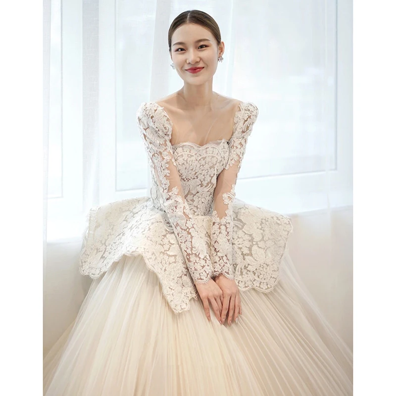 Main Wedding Dress Long Sleeve Dress Bridal High Quality Texture Heavy Industry Luxury Square Neck Small Retro Tail Customized
Main Wedding Dress Long Sleeve Dress Bridal High Quality Texture Heavy Industry Luxury Square Neck Small Retro Tail Customized