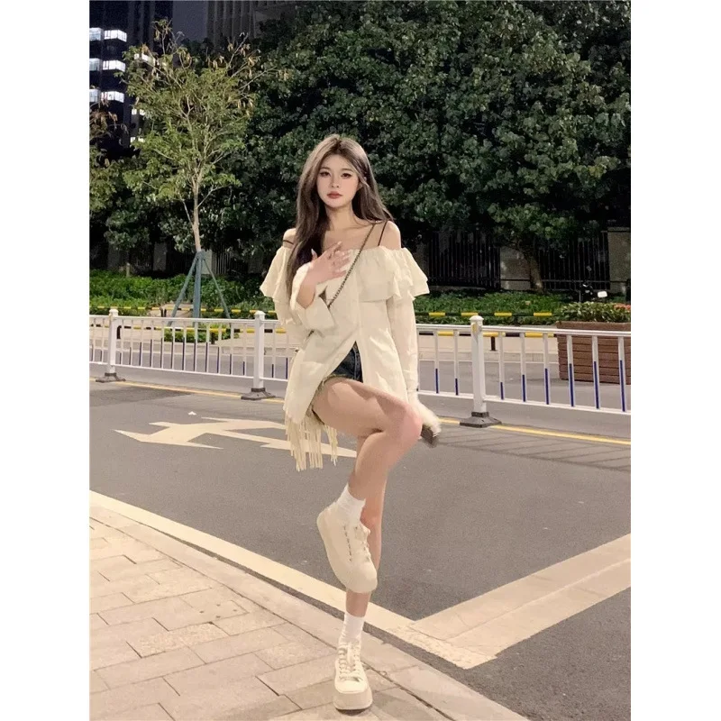 French white ruffle edge shirt women's clothing 2025 early spring new design sense niche shoulder spring and autumn top
French white ruffle edge shirt women's clothing 2025 early spring new design sense niche shoulder spring and autumn top