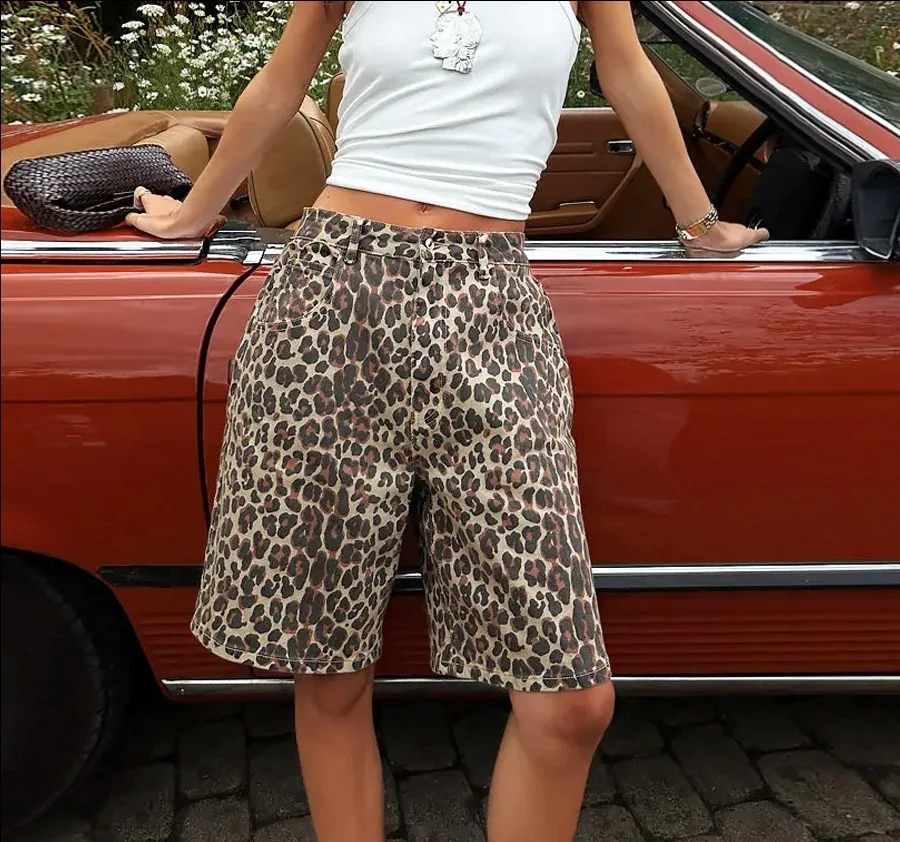 DSMTRC Fashion Leopard Print Cotton Loose Shorts for Women's Low Waist Streetwear All-match Buttoms Hot Summer Knee Length Pants
DSMTRC Fashion Leopard Print Cotton Loose Shorts for Women's Low Waist Streetwear All-match Buttoms Hot Summer Knee Length Pants
