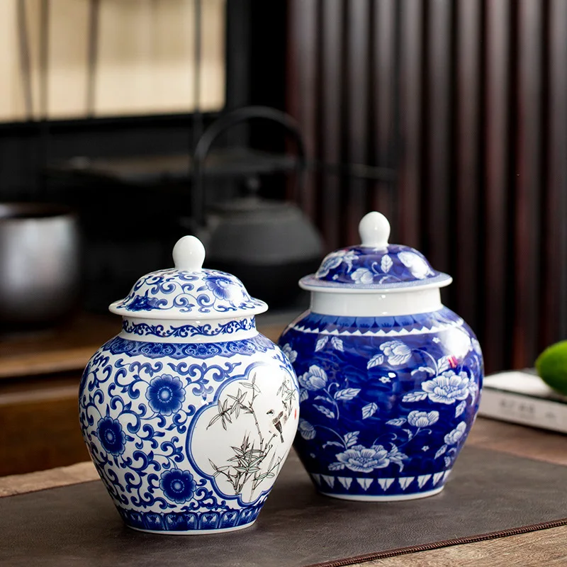 Ceramic Blue and White Porcelain Large Tea Can Half A Catty Sealed Tank Pu'er Bulk Universal Storage Tank
Ceramic Blue and White Porcelain Large Tea Can Half A Catty Sealed Tank Pu'er Bulk Universal Storage Tank
