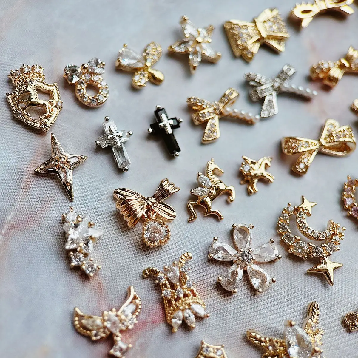 10pcs/lot Luxury Unicorn Heart Love Zircon Crystals Metal Nails Jewelry Decorations Nail Art Accessories Charms Parts Supplies
10pcs/lot Luxury Unicorn Heart Love Zircon Crystals Metal Nails Jewelry Decorations Nail Art Accessories Charms Parts Supplies