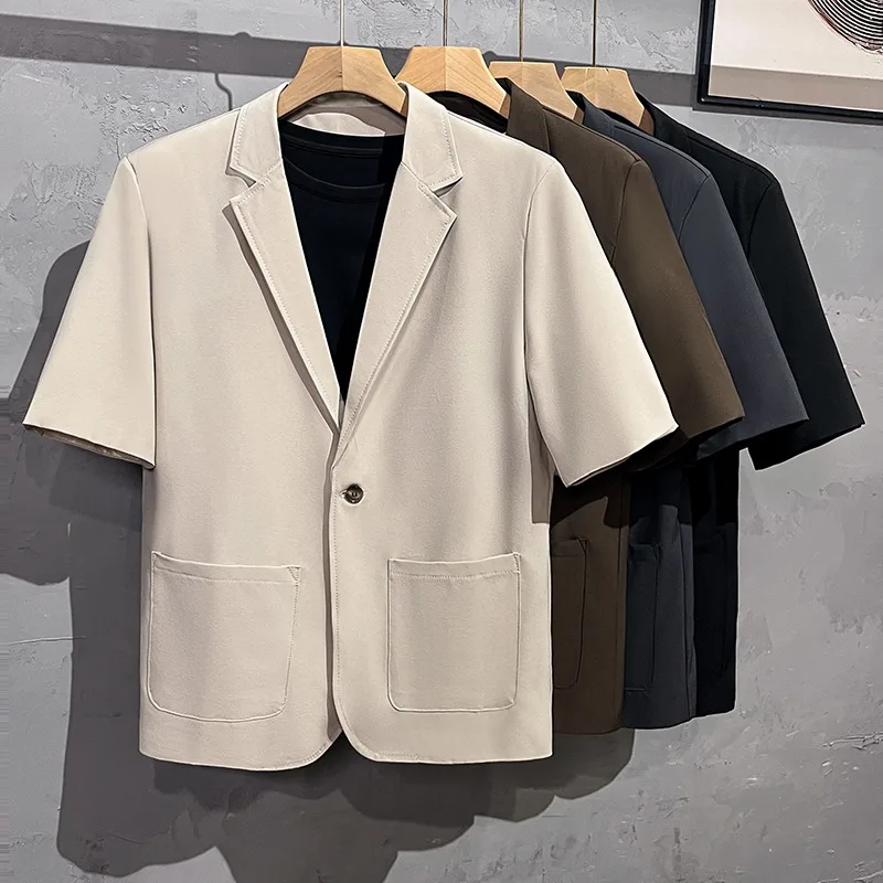 New Quietly Men's Summer Casual Blazer Korean Style Loose Fit Five Sleeve Jacket Fashion Streetwear Handsome Single Button Coat
New Quietly Men's Summer Casual Blazer Korean Style Loose Fit Five Sleeve Jacket Fashion Streetwear Handsome Single Button Coat
