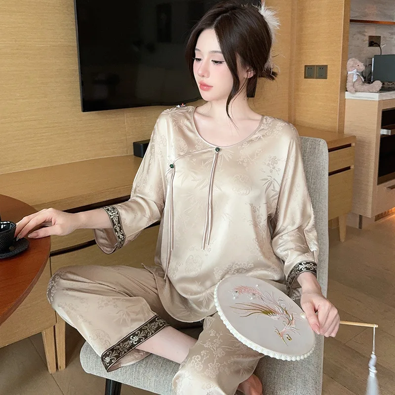 Woman Golden Chinese Style Ice Silk Pajamas For Women, Thin New Home Suit Set, Retro Jacquard, Can Be Worn Externally Female
Woman Golden Chinese Style Ice Silk Pajamas For Women, Thin New Home Suit Set, Retro Jacquard, Can Be Worn Externally Female