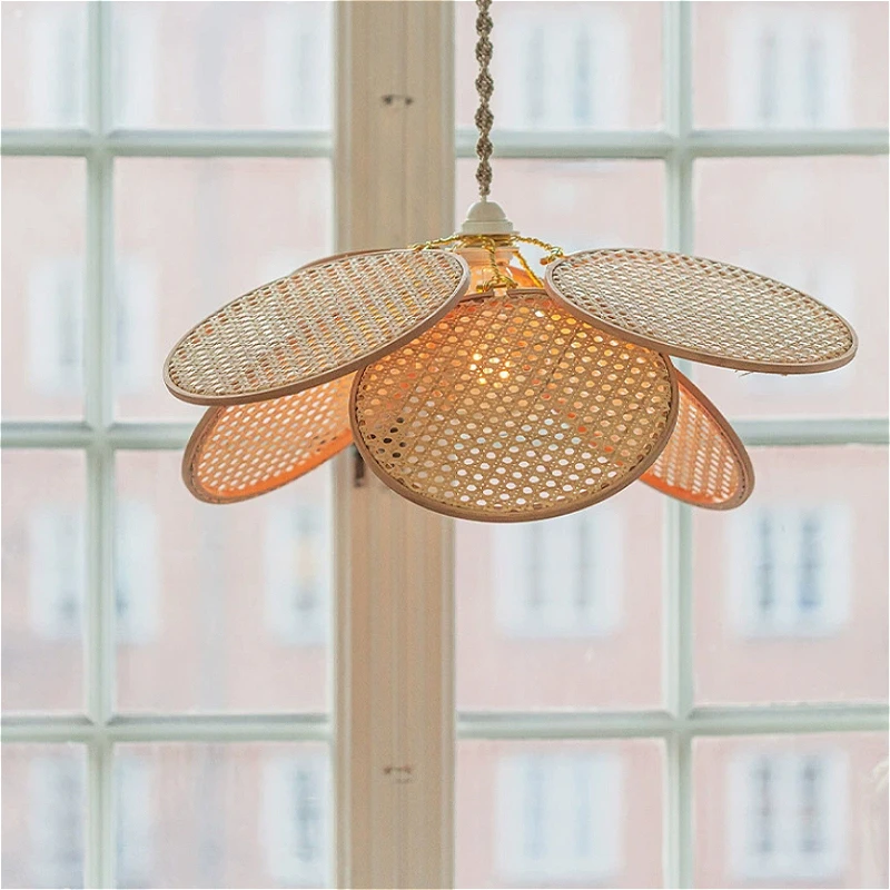 Светильник-подвеска Wabi-Sabi Art из ротанга с LED-подсветкой для ресторана, кухонного острова, дома, декоративный светильник, осветительный прибор
Светильник-подвеска Wabi-Sabi Art из ротанга с LED-подсветкой для ресторана, кухонного острова, дома, декоративный светильник, осветительный прибор
