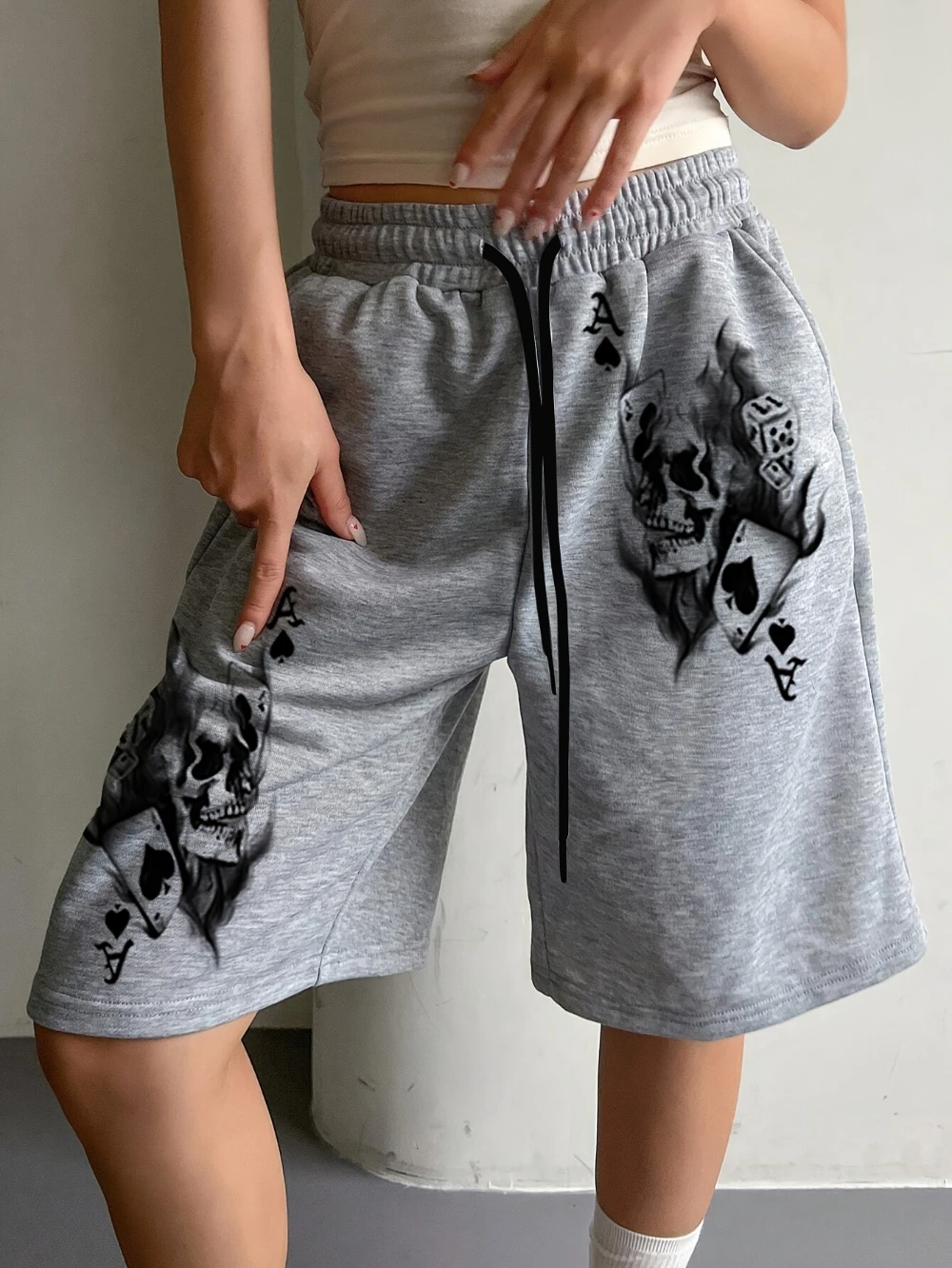 Women's Fashionable Skull Print Five Quarter Shorts with Printed Shorts, Loose Y2K Street Punk Casual Women's Cool Shorts
Women's Fashionable Skull Print Five Quarter Shorts with Printed Shorts, Loose Y2K Street Punk Casual Women's Cool Shorts