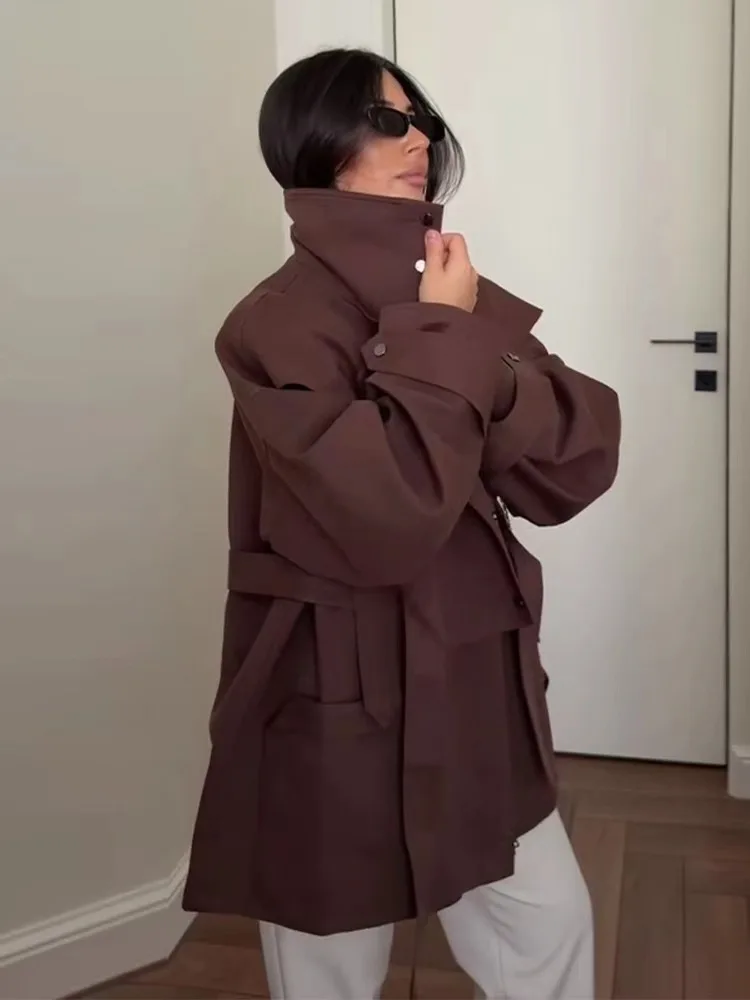 Wind coat 2026 simple style solid color lace up single row iron buckle mid length wind coat jacket for women
Wind coat 2026 simple style solid color lace up single row iron buckle mid length wind coat jacket for women